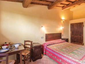 Beautiful Apartment in Castiglione D.lago PG With 2 Bedrooms, Wifi and Outdoor Swimming Pool