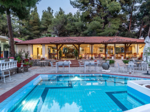 Porfi Beach Hotel