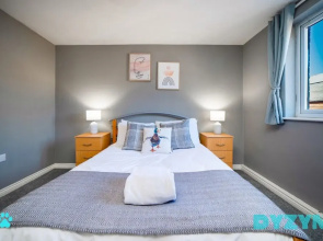 Dyzyn Living B2B Stays Pet Friendly Parking Wifi