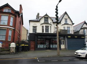 4 Bed Maisonette near the Travelodge colwyn bay