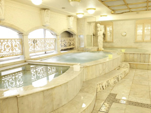 Shinjuku Kuyakusho-mae Capsule Hotel