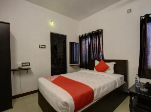 OYO 36142 12roomz