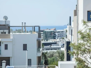 Alimos Luxury 3Bd w Outdoor Jacuzzi