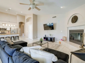 Private Pool & Patio: Spacious Gilbert Getaway!