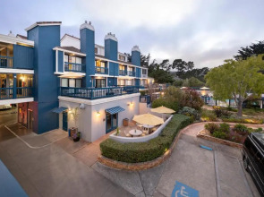 Mariposa Inn & Suites