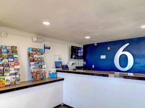 Super 8 Tucson/East/D.M.A.F. Area