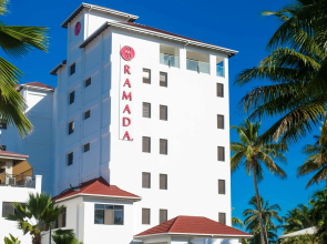Ramada Suites by Wyndham Wailoaloa Beach Fiji Hotel