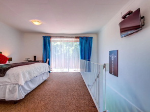 Grace Guesthouses and Tour