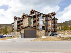 103 Clearwater Lofts 1 Bedroom Condo by Redawning