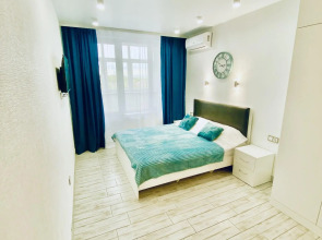 Вокруг света на улице Революции 1905 года