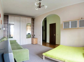 Domumetro na Krasnoarmeyskoy