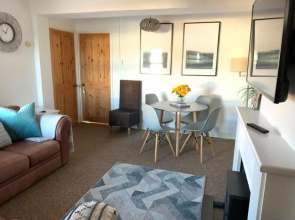 private Parking for 4 Contractors - Sussex Short Lets