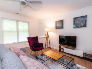Viagem Bright and Green 1BR with Parking