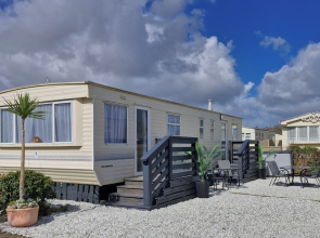 Palm Court - 3 Bed, Heated Pool, Parking, Nr Beach