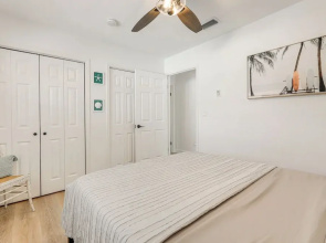 Fernandina Beach Home w/ Deck, Across From Shore!