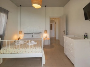 Vallia's Seaview & Stylish Apartments by Konnect, Nisaki