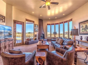 Rainmaker Retreat - Three Bedroom Cabin