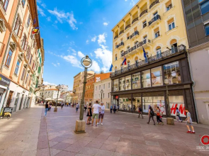 Number 1 Deluxe Apartments