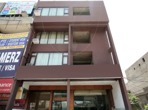 OYO 15565 Hotel Midtown