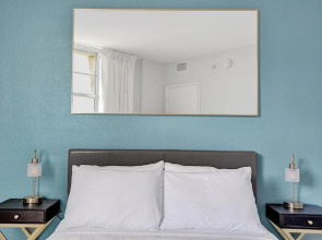 Sunny Isles 4 Bedrooms on the beach