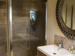 The Three Chimneys Country Pub