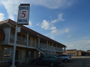 Circle 5 Motel