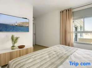 Sea View Penthouse Near the Beach by Sea N' Rent