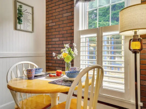 Quaint Mt Vernon Cottage Near Historic Dtwn!