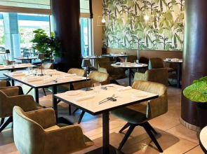 Отель Ramada Plaza by Wyndham Milano