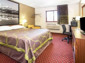 Super 8 By Wyndham Longmont/Del Camino