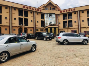 Mokland Hotel and Suites