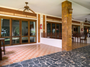 Uthai River Lake Resort