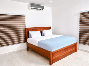 The 2 Bed Granite Courtyard Apt.