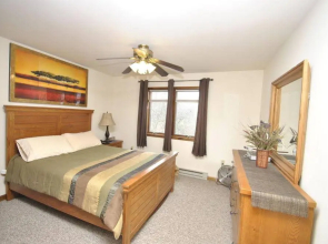Unwind at Lake View
