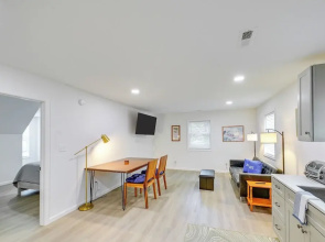 4 Mi to Rehoboth Beach: Cozy Coastal Apt!