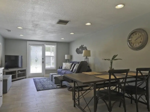 1 Bedroom Bay Front Villa Bring Your Boat Dock Space Available 1 Villa by Redawning