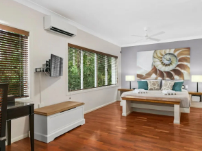 Poolside Apt In Alamanda Beachfront Resort 41