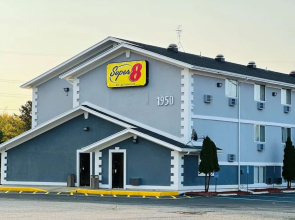 Super 8 by Wyndham Benton Harbor/St Joseph