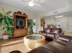 Spectacular Gulf front Condo with Beach and Picnic Area Access - Unit 1406 by RedAwning