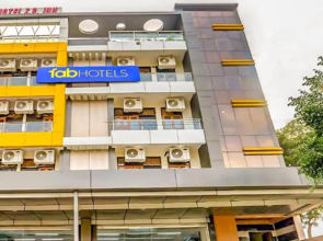 FabHotel SR Square