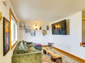 12 Mi to Bozeman: Pet-friendly Gem w/ Sauna & Yard