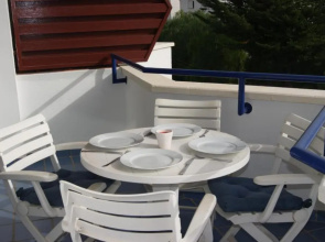 Vinyet Sunshine 2 Bed 2 Bath Steps From the Beach