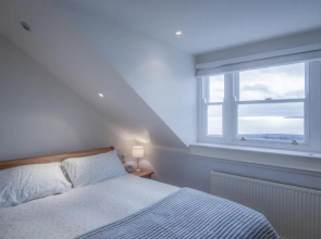South Beach View - 2 Bedroom Apartment - Tenby