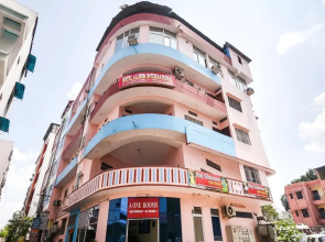 SPOT ON 49335 Hotel Alwin