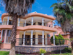 Khana Khazana Boutique Hotel