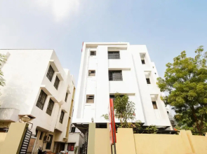 White House Regency by OYO Rooms