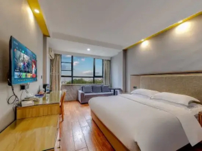 Mianzhu Lijing Yuebo Hotel