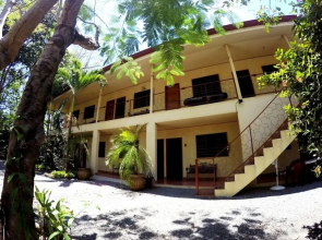 Tropical Sands Dominical Eco Inn