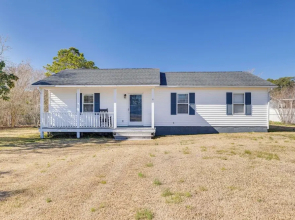 Pet-friendly Beaufort Home w/ Private Yard
