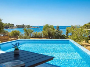 Villa Lavanda - Seaside Luxury Villa for 8 Guests